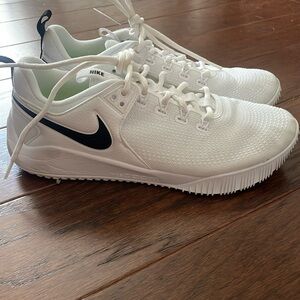 women’s size 10 volleyball shoes